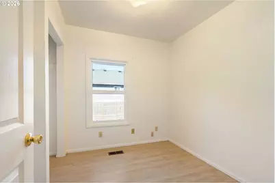 265 N 5th St, Saint Helens, OR 97051 - Photo 17