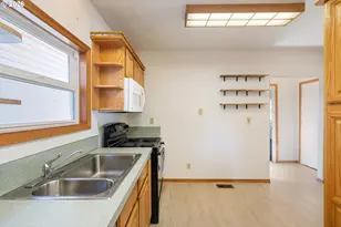 265 N 5th St, Saint Helens, OR 97051 - Photo 15