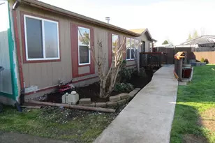 1674 SW Richard Ct, McMinnville, OR 97128 - Photo 3