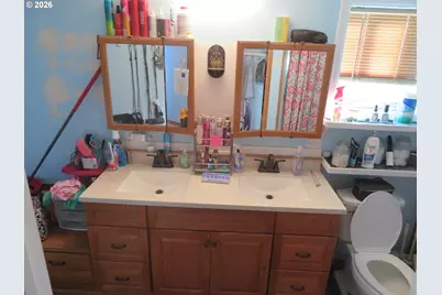 1674 SW Richard Ct, McMinnville, OR 97128 - Photo 11