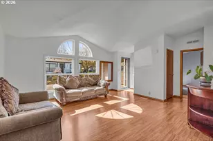 13443 SE Pardee Dr, Portland, OR 97236 - Photo 9