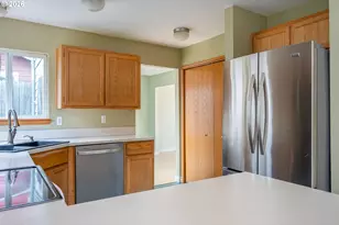 16033 SE Mary Ann Ln, Milwaukie, OR 97267 - Photo 9