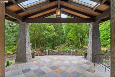 1515 S Radcliffe Ct, Portland, OR 97219 - Photo 5