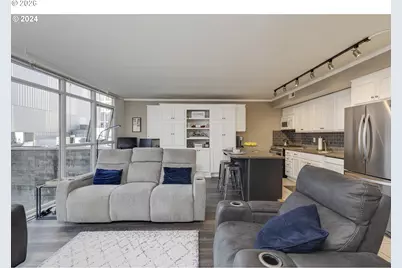 533 NE Holladay St #409, Portland, OR 97232 - Photo 13