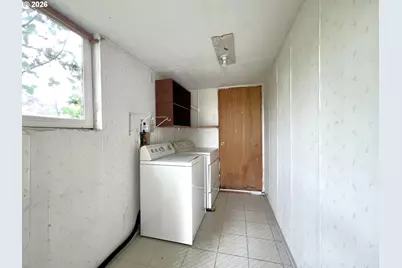 135 S 11th St, Lakeside, OR 97449 - Photo 17