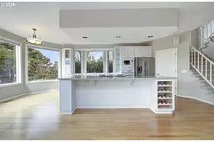 230 N Lotus Isle Dr, Portland, OR 97217 - Photo 21