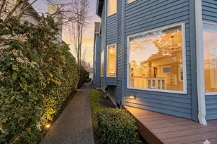 230 N Lotus Isle Dr, Portland, OR 97217 - Photo 3