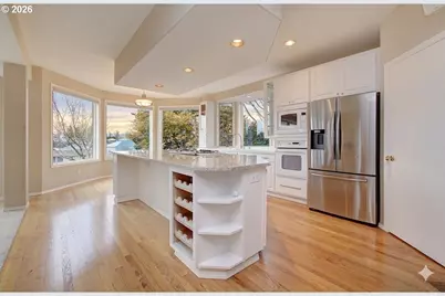 230 N Lotus Isle Dr, Portland, OR 97217 - Photo 13