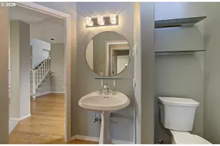 230 N Lotus Isle Dr, Portland, OR 97217 - Photo 27