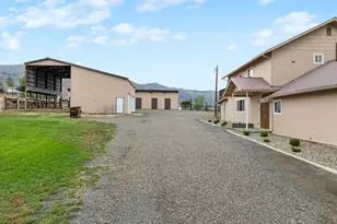 1405 17th St, Baker City, OR 97814 - Photo 3