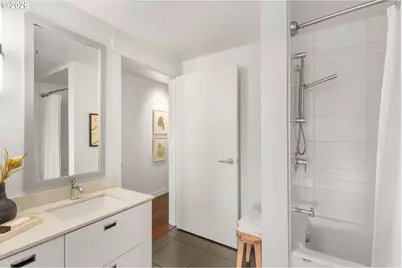 1310 NW Naito Pkwy #805, Portland, OR 97209 - Photo 23