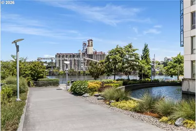 1310 NW Naito Pkwy #805, Portland, OR 97209 - Photo 33