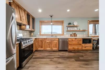 36211 SE Wildcat Mountain Dr, Eagle Creek, OR 97022 - Photo 17