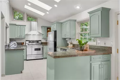 9255 SW Boones Ferry Rd, Portland, OR 97219 - Photo 13
