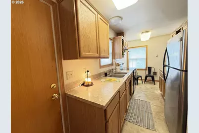 1664 Main St, Springfield, OR 97477 - Photo 9