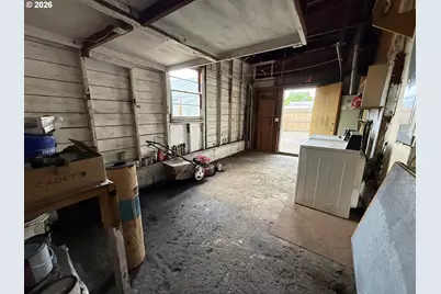 1664 Main St, Springfield, OR 97477 - Photo 15