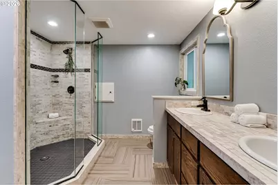 26718 Cantrell Rd, Eugene, OR 97402 - Photo 15