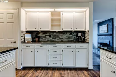 26718 Cantrell Rd, Eugene, OR 97402 - Photo 9