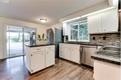 26718 Cantrell Rd, Eugene, OR 97402 - Photo 9