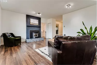 26718 Cantrell Rd, Eugene, OR 97402 - Photo 13