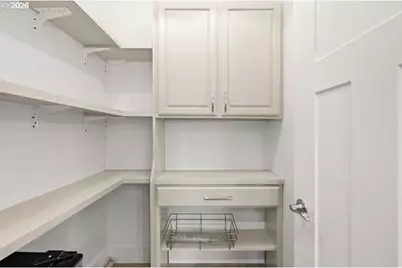 17051 SE Manley St, Portland, OR 97236 - Photo 31