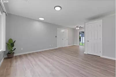 8930 SE Crystal Springs Blvd, Portland, OR 97266 - Photo 3