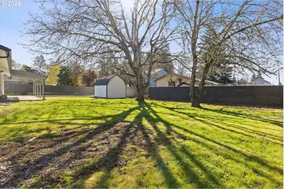 8930 SE Crystal Springs Blvd, Portland, OR 97266 - Photo 17