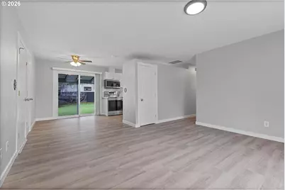 8930 SE Crystal Springs Blvd, Portland, OR 97266 - Photo 5