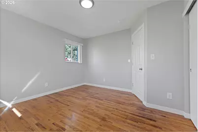 8930 SE Crystal Springs Blvd, Portland, OR 97266 - Photo 9