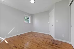 8930 SE Crystal Springs Blvd, Portland, OR 97266 - Photo 9