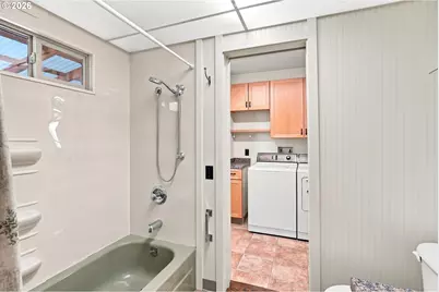 1800 Lakewood Ct #138, Eugene, OR 97402 - Photo 27