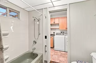 1800 Lakewood Ct, Eugene, OR 97402 - Photo 27