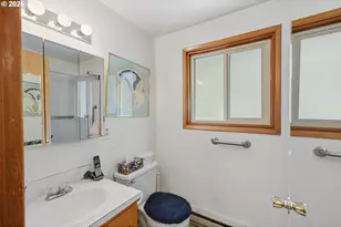 925 Oakway Dr, Coos Bay, OR 97420 - Photo 19