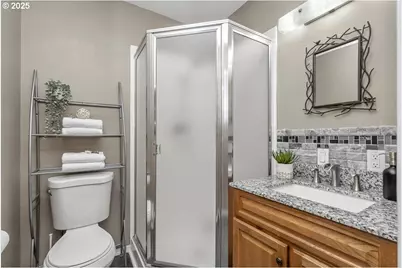 16175 SW Royalty Pkwy, King City, OR 97224 - Photo 19