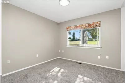 16175 SW Royalty Pkwy, King City, OR 97224 - Photo 15