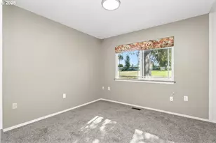 16175 SW Royalty Pkwy, King City, OR 97224 - Photo 15