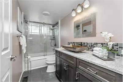 16175 SW Royalty Pkwy, King City, OR 97224 - Photo 5