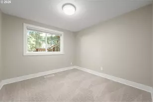 27 Marlboro Ln, Eugene, OR 97405 - Photo 31