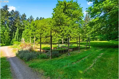 12645 S Terwilliger Blvd, Portland, OR 97219 - Photo 11