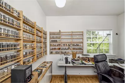 2204 NE 7th Ave, Portland, OR 97212 - Photo 13