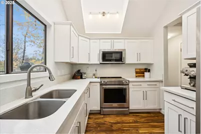 3 Mountain Cir, Lake Oswego, OR 97035 - Photo 17