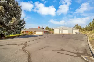 200 SE Crestview Ln, Madras, OR 97741 - Photo 3