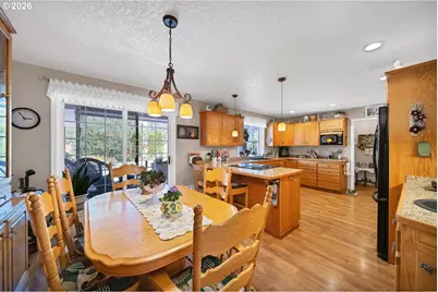 200 SE Crestview Ln, Madras, OR 97741 - Photo 7