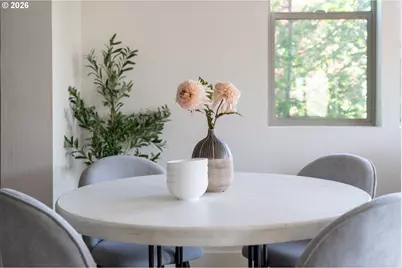 325 N Emerson St #D, Portland, OR 97217 - Photo 9