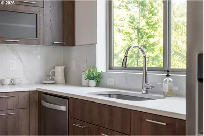 325 N Emerson St #D, Portland, OR 97217 - Photo 13