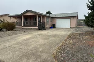 926 Fulton Ave, Coos Bay, OR 97420 - Photo 29