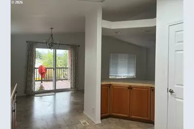 926 Fulton Ave, Coos Bay, OR 97420 - Photo 13