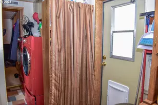 4425 W Main St, Medford, OR 97501 - Photo 15