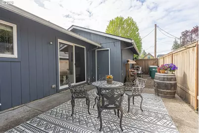209 E North St, Newberg, OR 97132 - Photo 27