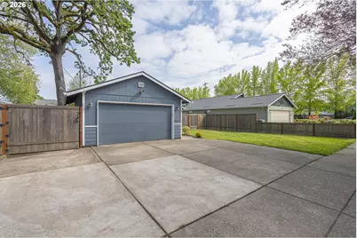 209 E North St, Newberg, OR 97132 - Photo 5